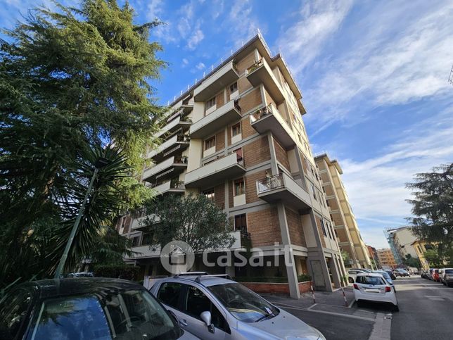 Appartamento in residenziale in Via Maestro Isacco 10