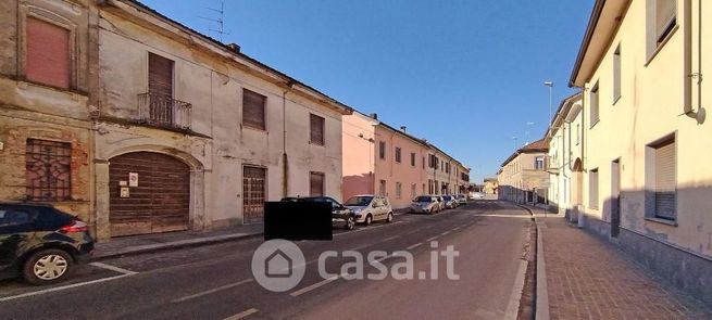 Casa indipendente in residenziale in Via Veneto 30