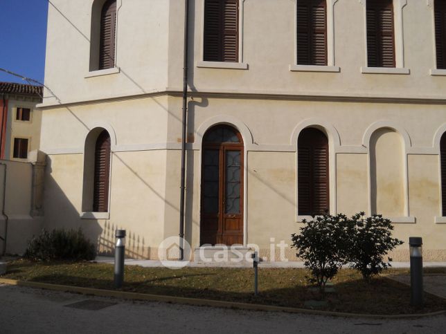 Ufficio in commerciale in Piazza Meschio