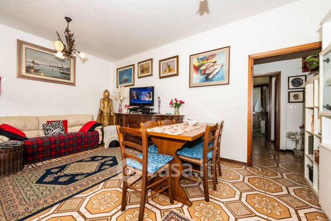 Appartamento in residenziale in Via Donizetti 30