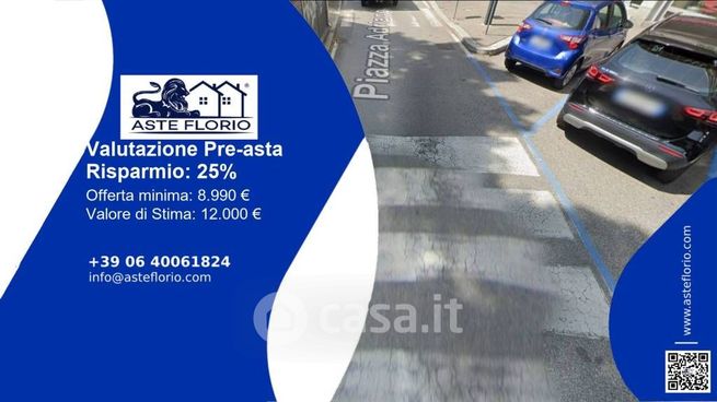 Box/posto auto in residenziale in Piazza Adriano