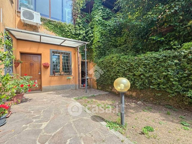 Appartamento in residenziale in Via Abruzzo 8