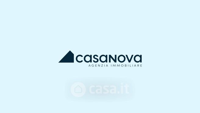 Ufficio in commerciale in 