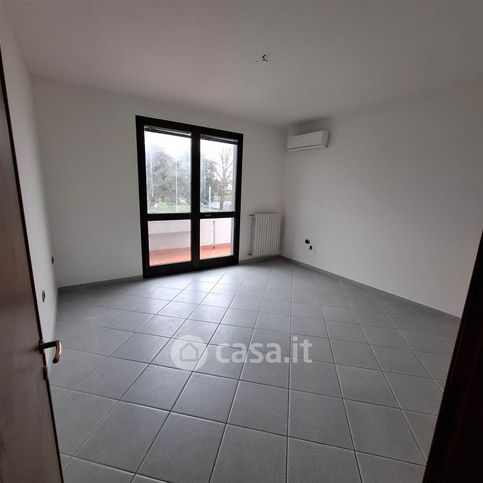 Ufficio in commerciale in Via Trento