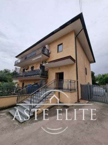 Appartamento in residenziale in Via Azzalora 9