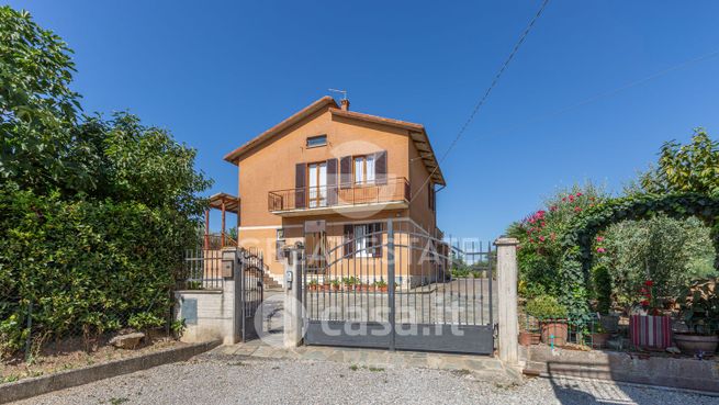 Villa in residenziale in Via Nazionale