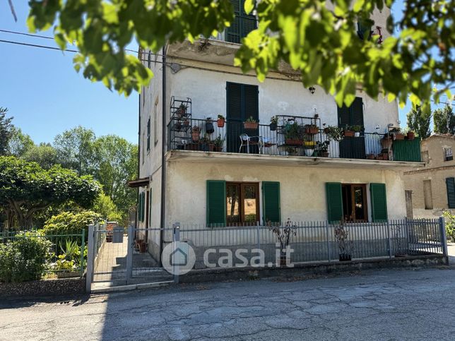 Appartamento in residenziale in Via Cipriano Angeloni 11