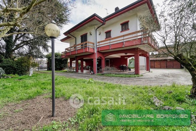 Villa in residenziale in Via Mulazzano 10