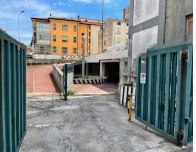 Garage/posto auto in residenziale in Via Milano