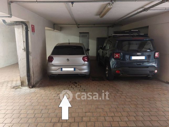 Box/posto auto in residenziale in Via Gentilino 7