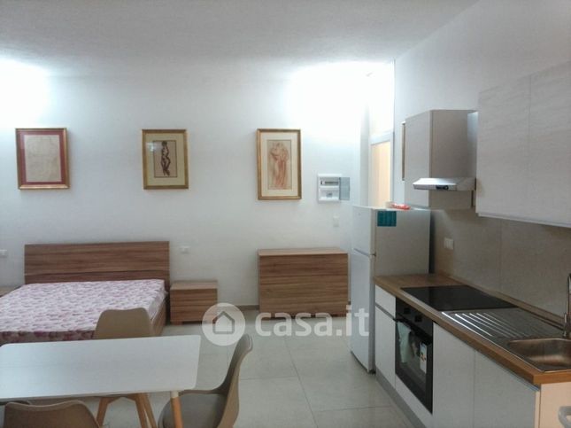 Capannone in commerciale in Via San Martino