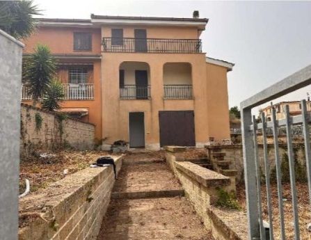 Appartamento in residenziale in Via Montagnano 54