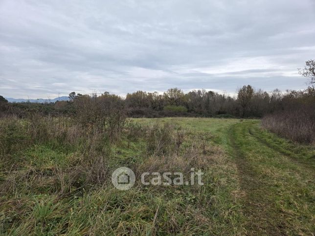 Terreno agricolo in commerciale in 