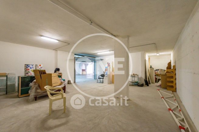 Box/posto auto in residenziale in Via Penna Sant'Andrea 5