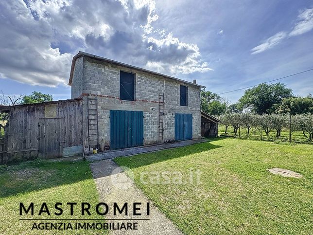 Rustico/casale in residenziale in 