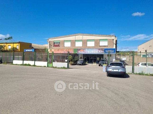 Capannone in commerciale in Località Is Coras 8