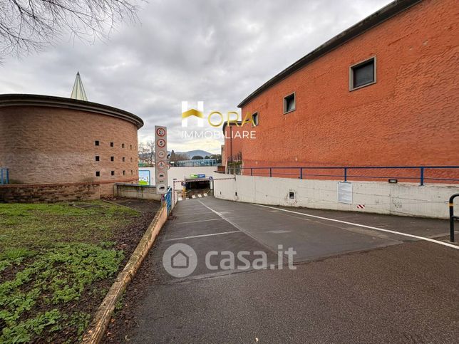 Box/posto auto in residenziale in Via Madonna della Tosse 9
