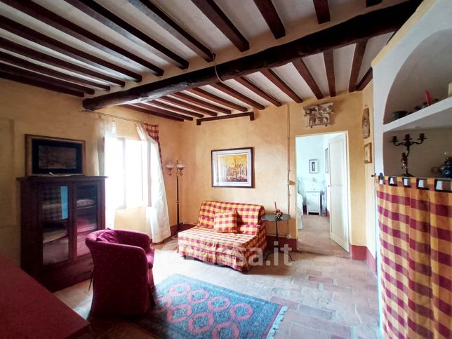 Casa indipendente in residenziale in 