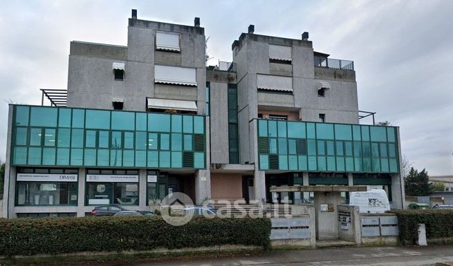Ufficio in commerciale in Via Giovanni Falcone 43