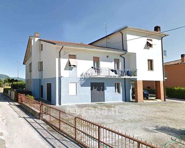 Casa bi/trifamiliare in residenziale in Via Scafali 20