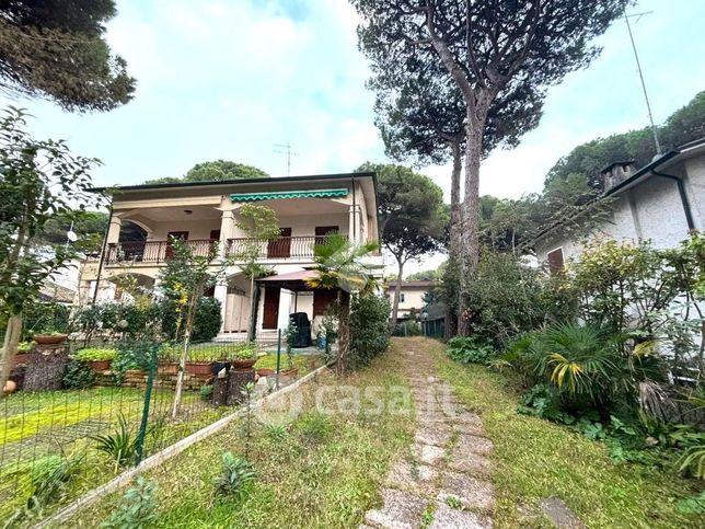 Appartamento in residenziale in Viale delle Palme 43