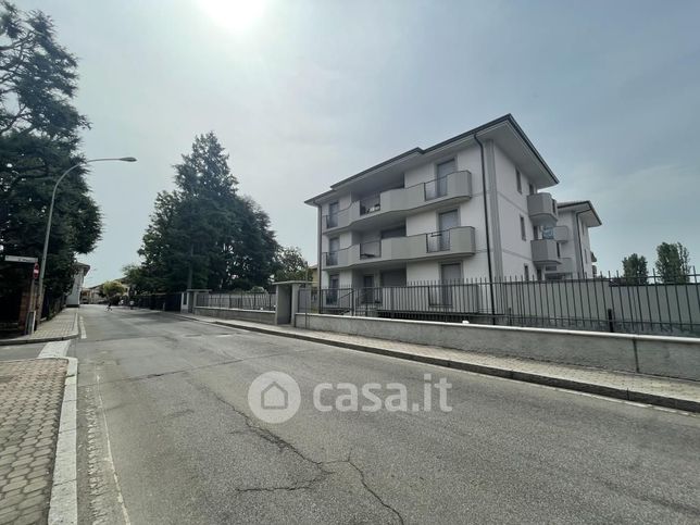 Garage/posto auto in residenziale in Piazza Don Giovanni Sironi