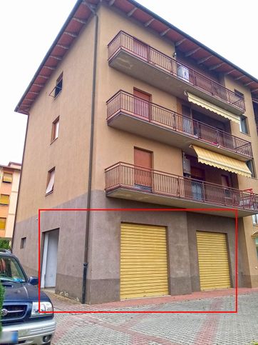 Box/posto auto in residenziale in Via Mario Timossi