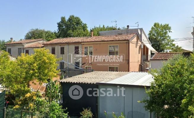 Casa indipendente in residenziale in Via Naviglio 46