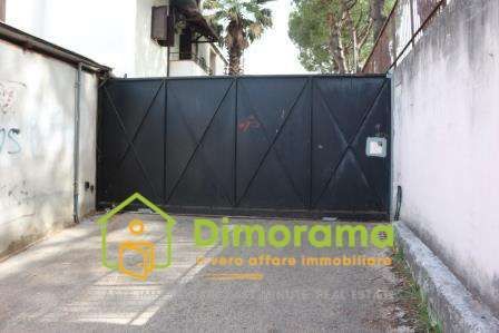 Box/posto auto in residenziale in Via Roma 8