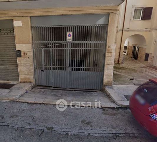 Box/posto auto in residenziale in Via Eustachio 24