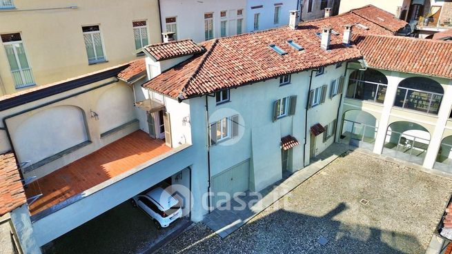 Casa bi/trifamiliare in residenziale in Via Cavalieri di Vittorio Veneto 24