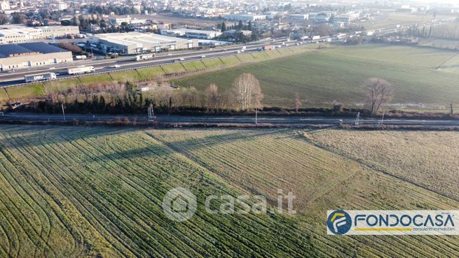 Terreno agricolo in commerciale in Località Campagna