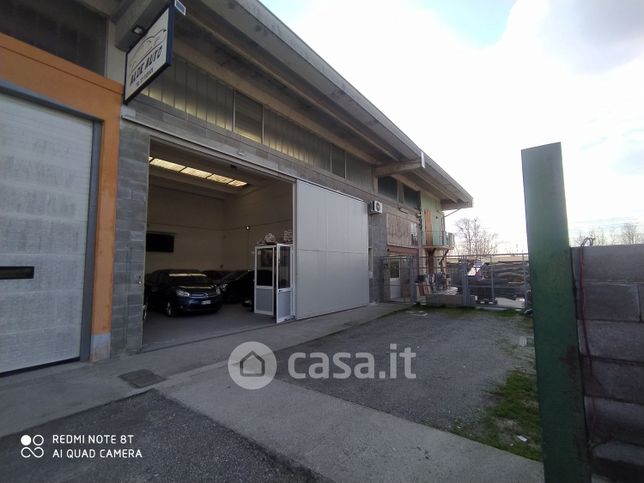 Capannone in commerciale in Via Leonardo da Vinci 186