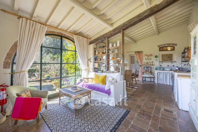 Casa indipendente in residenziale in Via della Montagnola