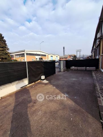 Capannone in commerciale in Via Papa Giovanni XXIII