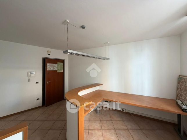 Ufficio in commerciale in Via Mazzini 36