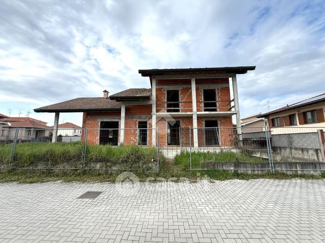 Villa in residenziale in Via Eduardo de Filippo 2