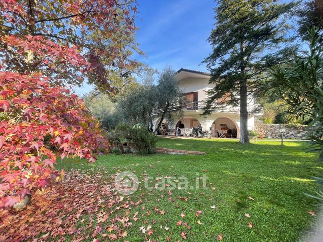 Villa in residenziale in Via Matilde Serao Asciano 17