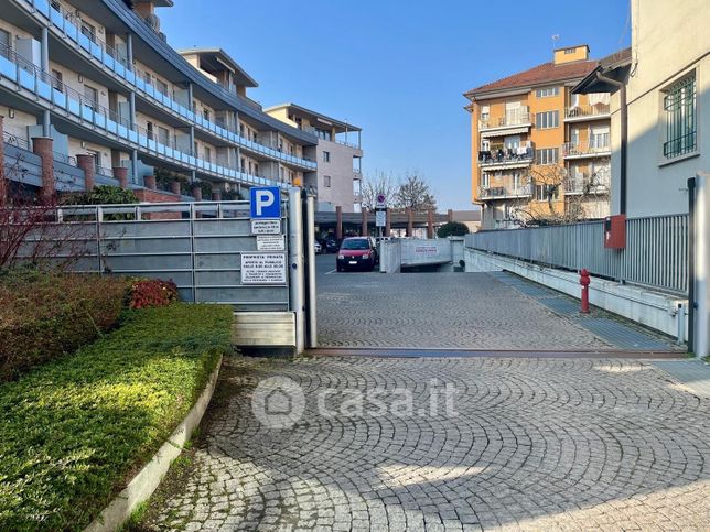 Garage/posto auto in residenziale in Via Gaetano Donizetti