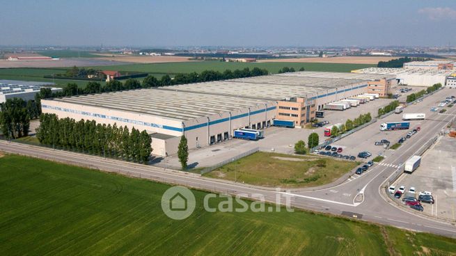 Capannone in commerciale in Via Marco Biagi