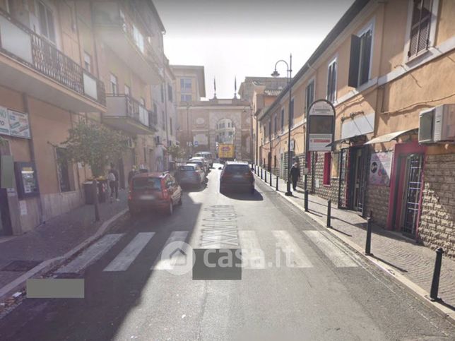 Negozio/locale commerciale in commerciale in Via XXV Aprile 5