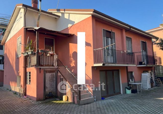 Villetta a schiera in residenziale in Via Ettore Schinelli 8