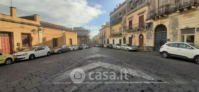 Casa indipendente in residenziale in 