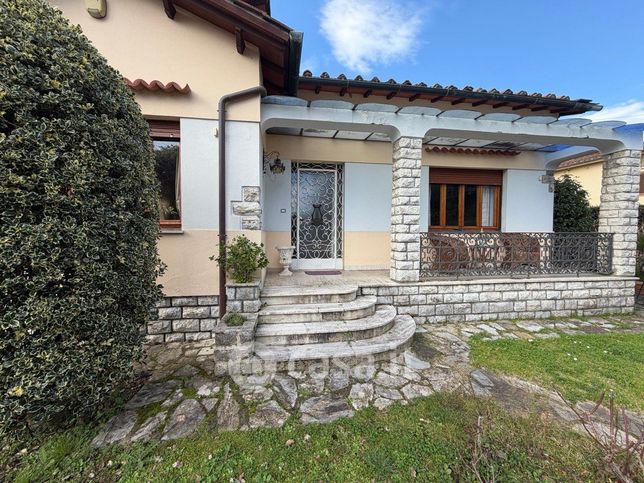 Villa in residenziale in Via della Chiesa di Saltocchio