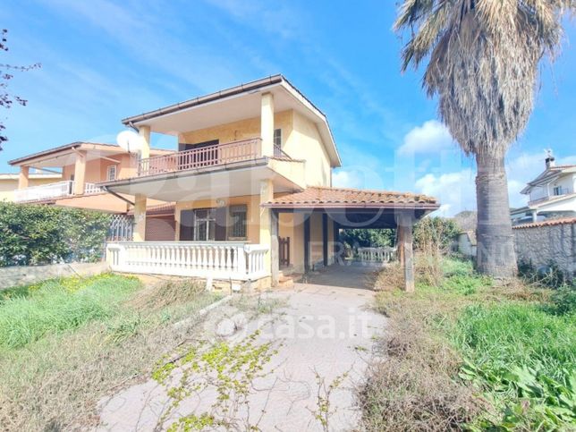 Villa in residenziale in Via Piave 78
