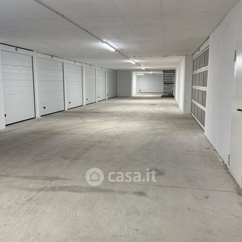 Box/posto auto in residenziale in Viale Verona