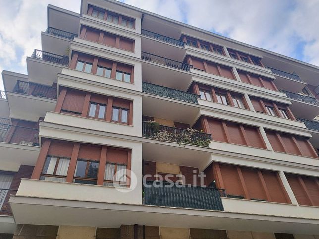 Ufficio in commerciale in Via della Brunella 1