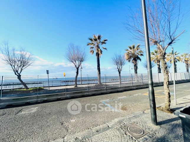 Appartamento in residenziale in Via Litoranea 84