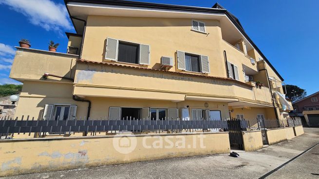 Appartamento in residenziale in Via della Tota 175