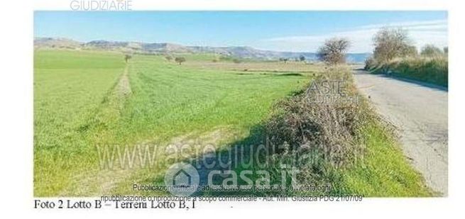 Terreno agricolo in commerciale in 